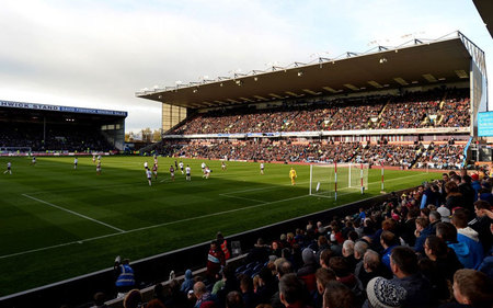 0万球迷的 0万球迷的