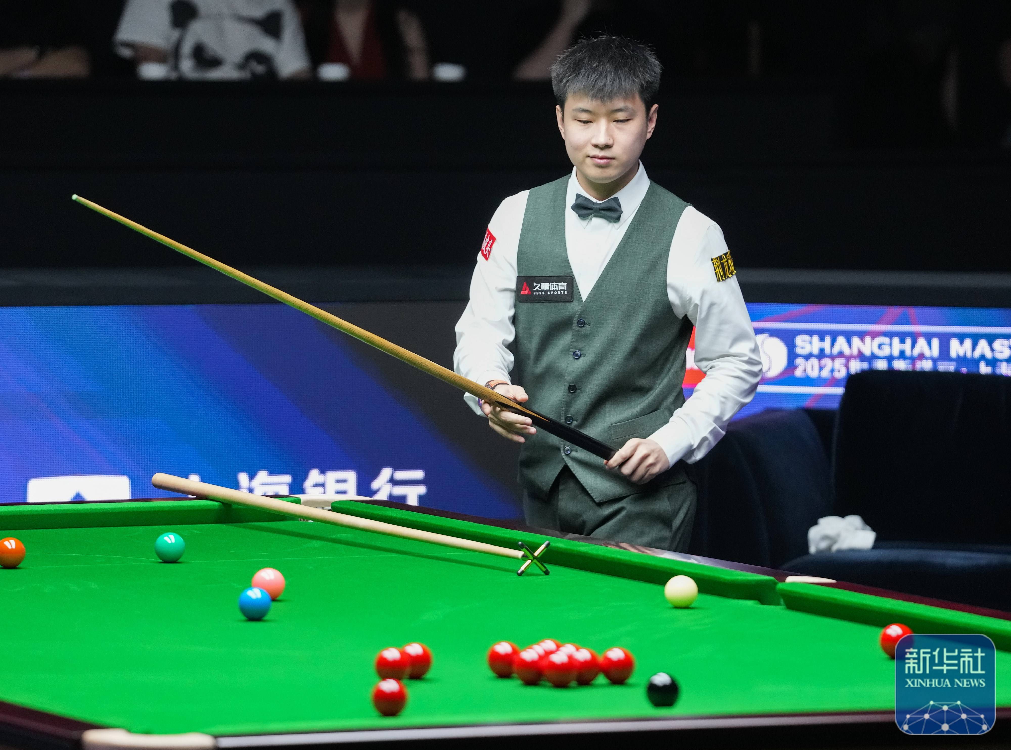 赛场活跃的 赛场活跃的